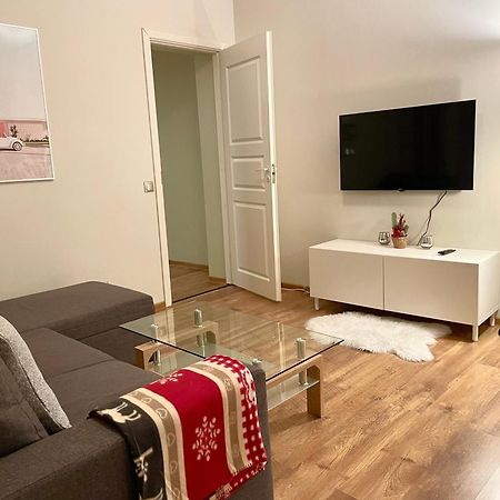 Spacious Holiday Apartment With Wifi And Parking Parnu Bagian luar foto