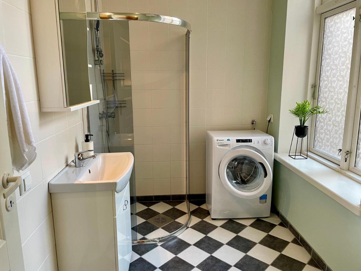 Spacious Holiday Apartment With Wifi And Parking Parnu Bagian luar foto
