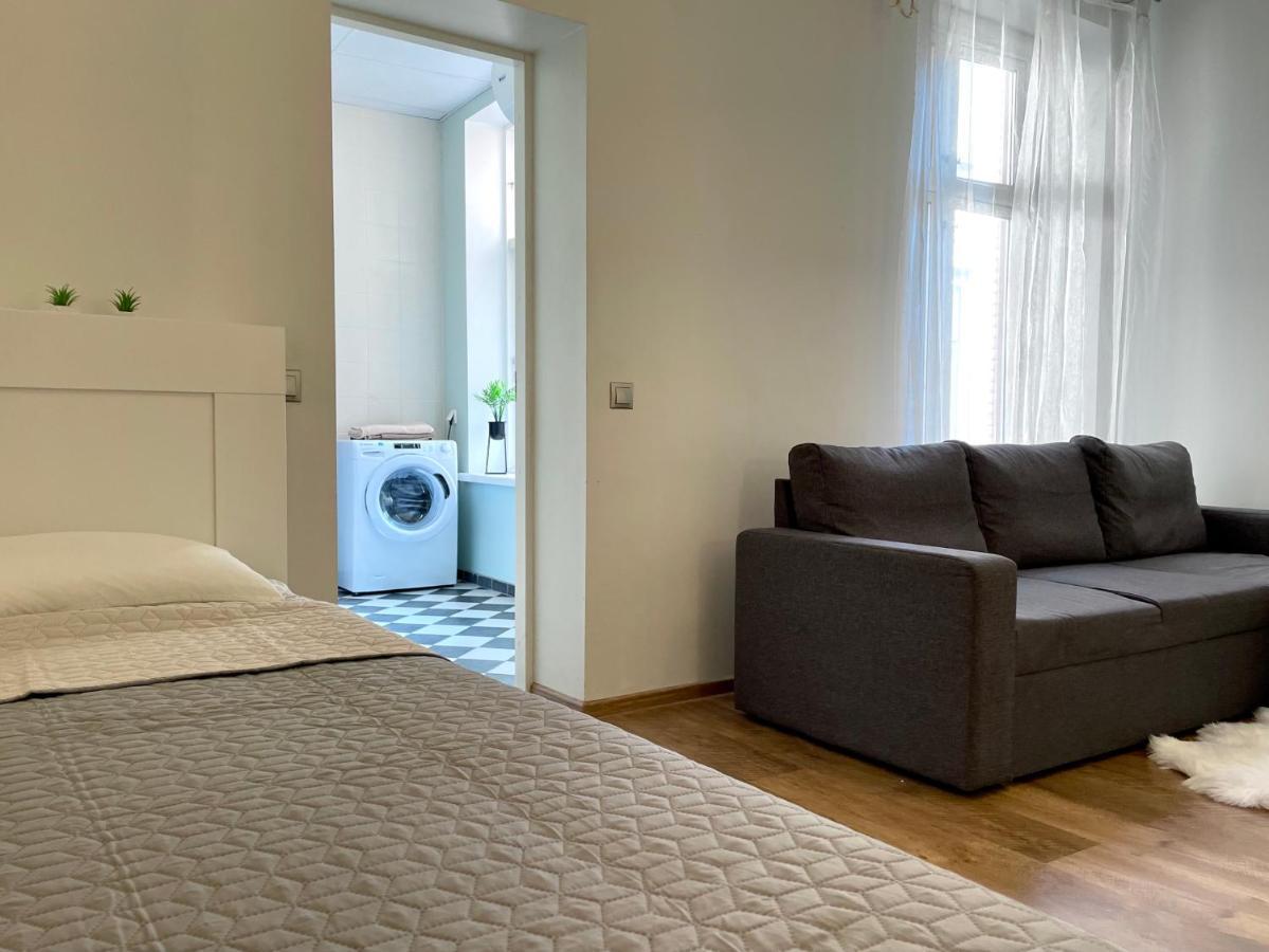 Spacious Holiday Apartment With Wifi And Parking Parnu Bagian luar foto