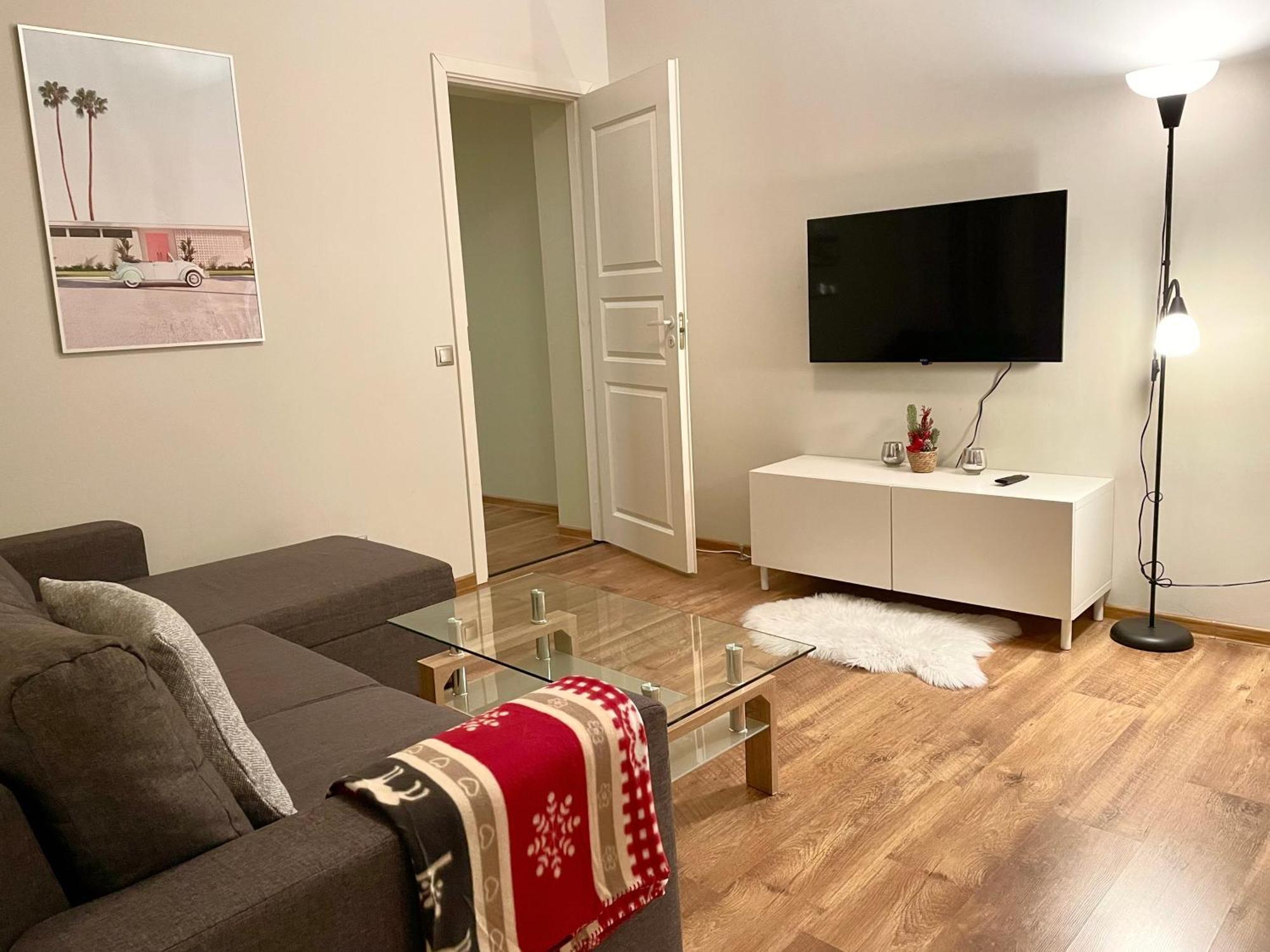 Spacious Holiday Apartment With Wifi And Parking Parnu Bagian luar foto